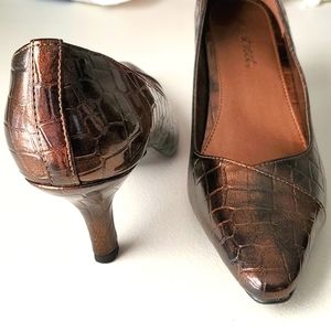 Easy street Heeled shoes size 9 Excellent condition